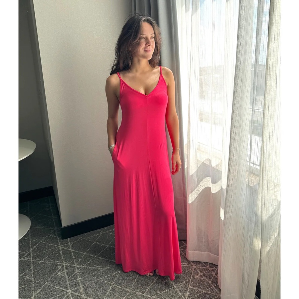 Skivy’s Goddess Gown hot pink size S